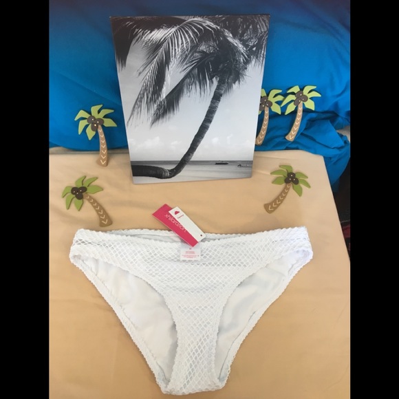 Xhilaration Other - xhilaration white swimsuit bottoms Medium 👙 NWT
